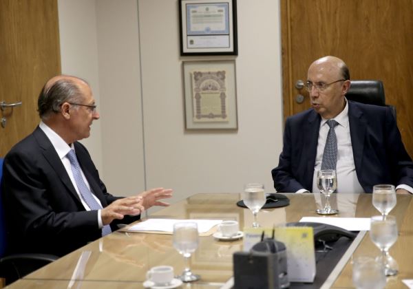 Tudo para Alckmin, zero chances para Meirelles