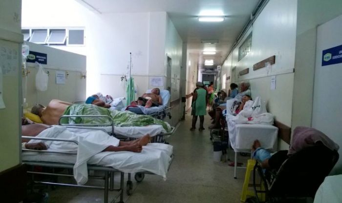 Direção geral do Hospital Deoclécio Marques explica procedimentos de readequação
