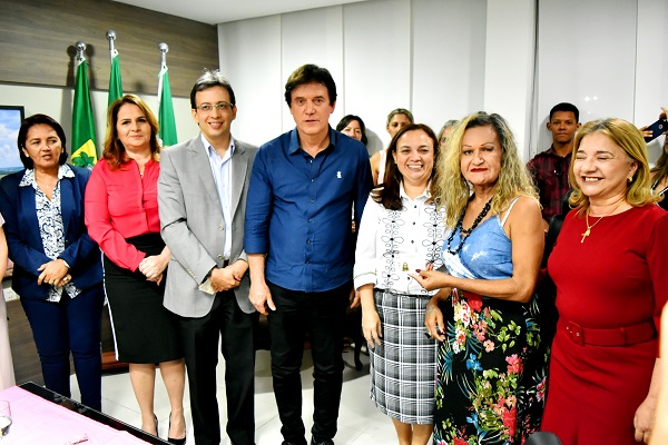 Com indução do MPRN, Estado entrega 1ª remessa de carteira social