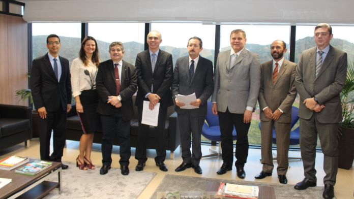 Presidentes do TCE e TRE assinam acordo de cooperaÃ§Ã£o para compartilhamento de informaÃ§Ãµes