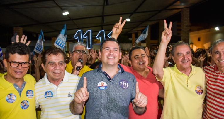 Caraúbas recebe Beto com grande festa