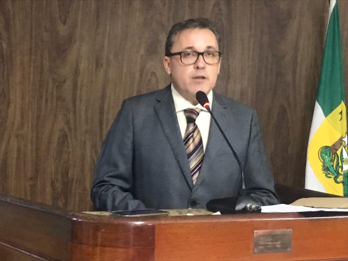 Com discurso de reconstrução, prefeito de Caicó lê mensagem anual na Câmara de Caicó