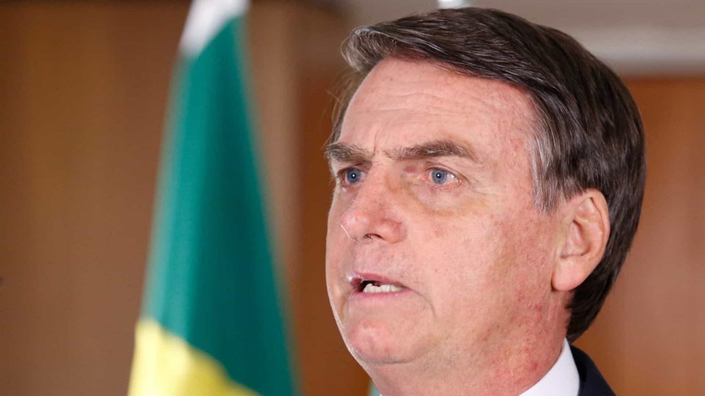 Bolsonaro tem dreno e sonda nasogástrica retirados