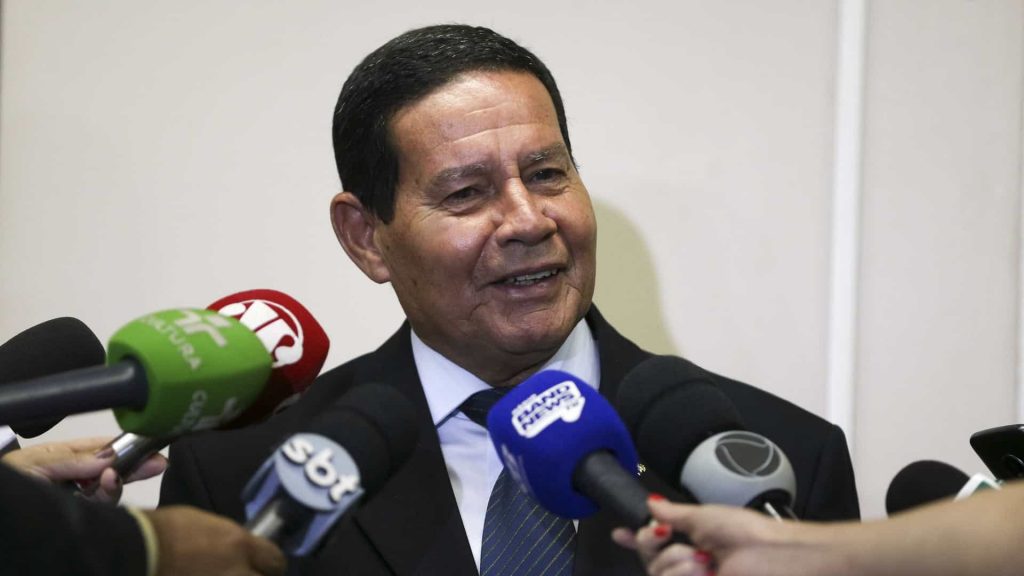 'De hoje não passa', diz Mourão