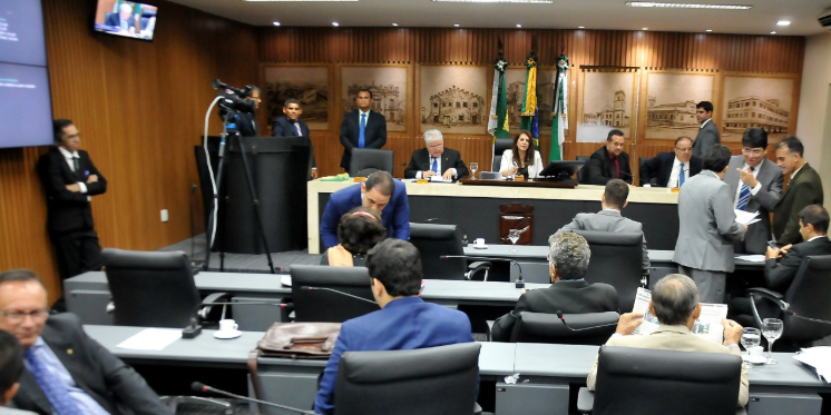 Câmara Municipal aprova reajuste salarial dos funcionários efetivos da Casa