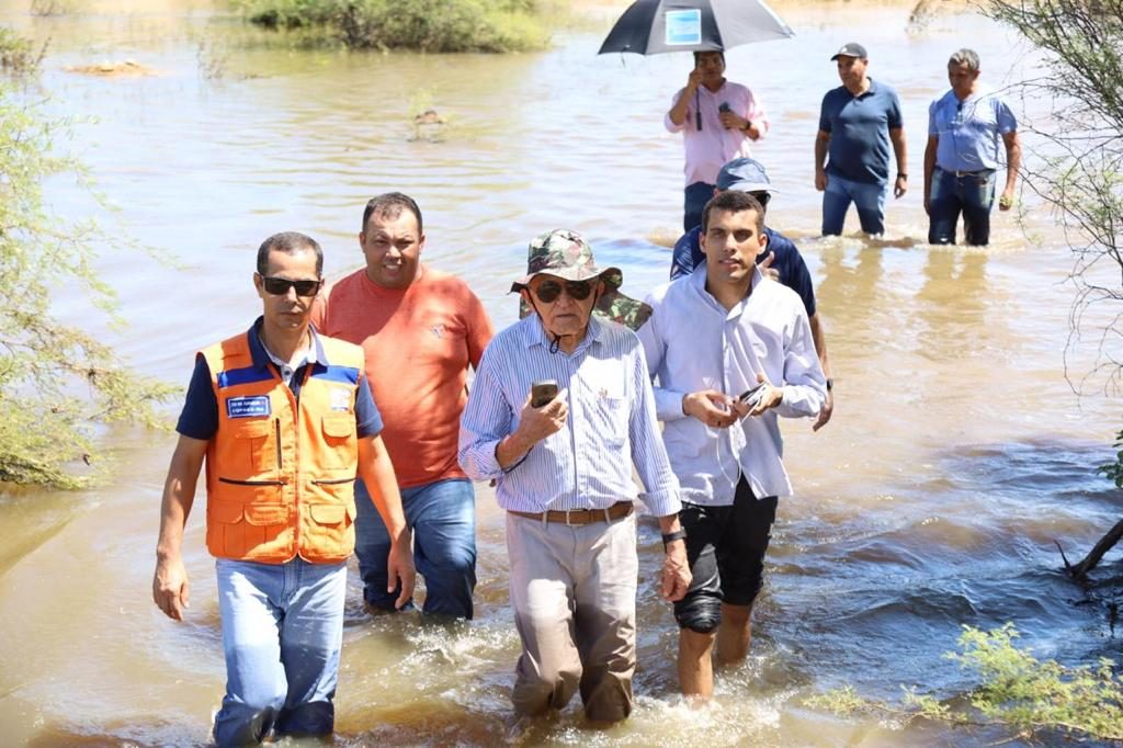 Força-tarefa do Governo trabalha para evitar rompimento de açudes e recuperar RN 041