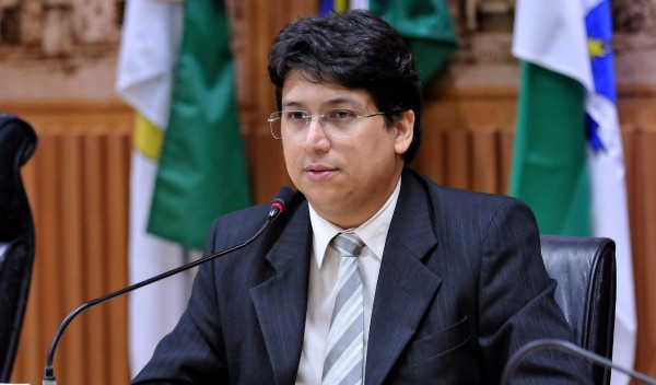 Reeleição de Álvaro Dias poderá contar com apoio do PSDB