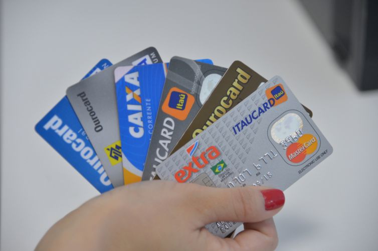 BC: taxa de pagamento do cartão de crédito chegou a 79% em dezembro