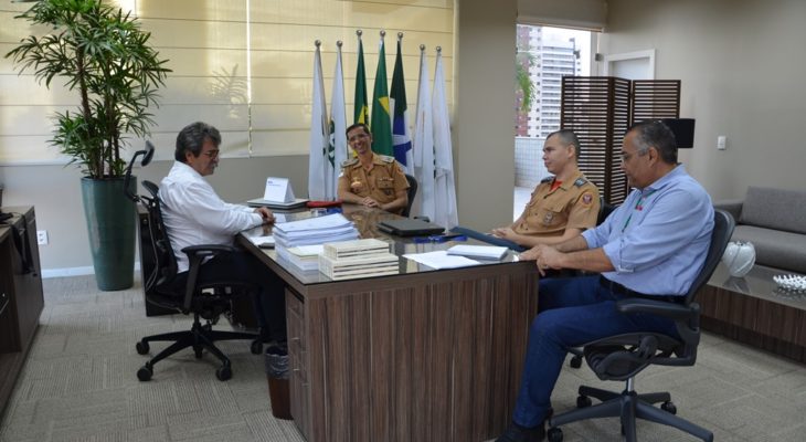 Fiern recebe visita do comandante geral do Corpo de Bombeiros