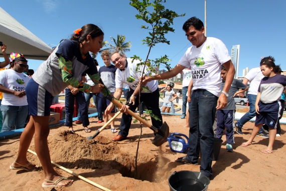 Álvaro Dias lança projeto para plantar 20 mil árvores em Natal até o ano que vem
