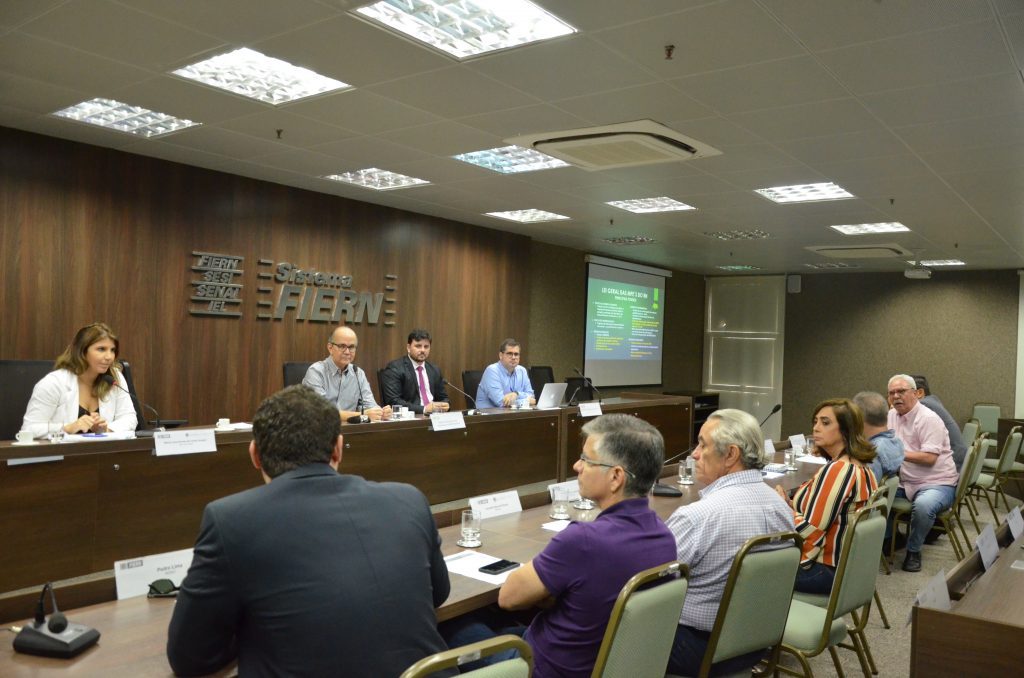 COMPEM debate proposta de Lei Geral da Micro e Pequenas para o Estado