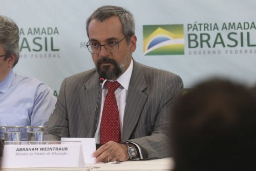 Ministro da Educação quer lançar universidades digitais