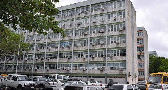 Mais de 5 mil servidores estaduais estão com os salários retidos