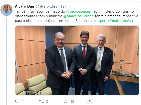 Álvaro Dias atrás do Complexo Turístico da Redinha