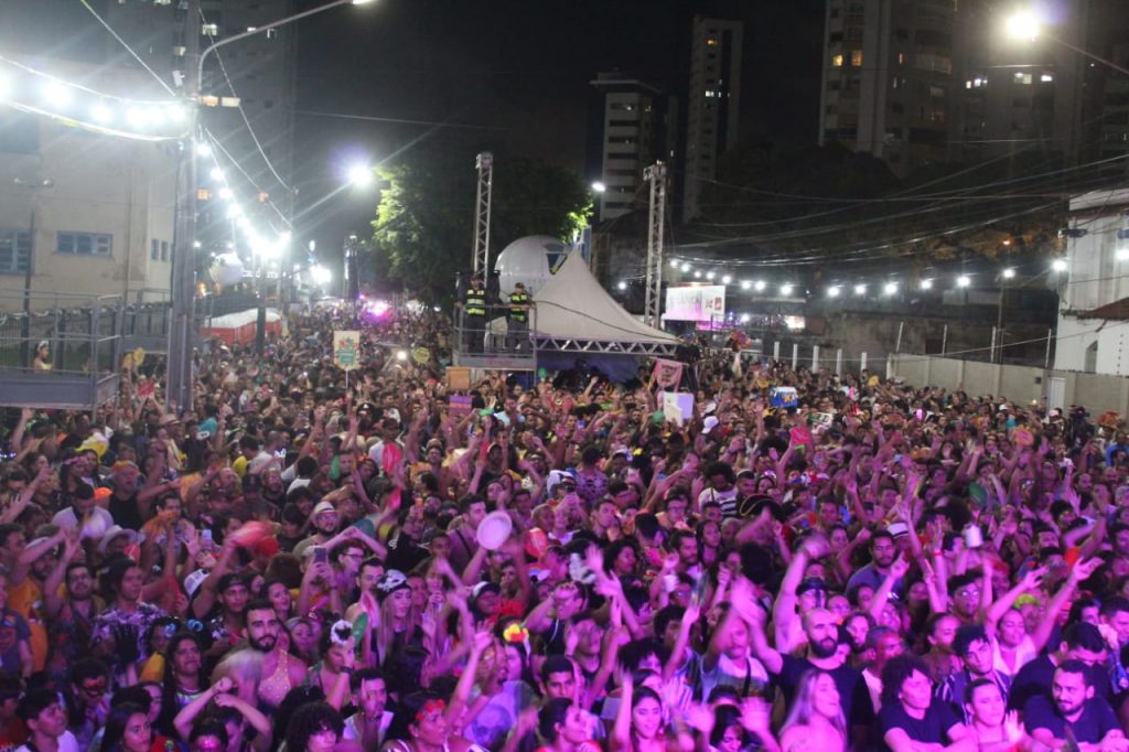 Carnaval de Natal: multidÃ£o lota Polo PetrÃ³polis para prestigiar abertura
