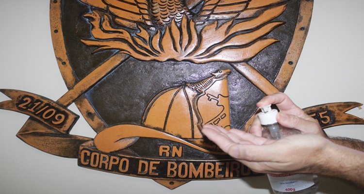 CoronavÃrus: Corpo de Bombeiros do RN alerta para os riscos do álcool 70%